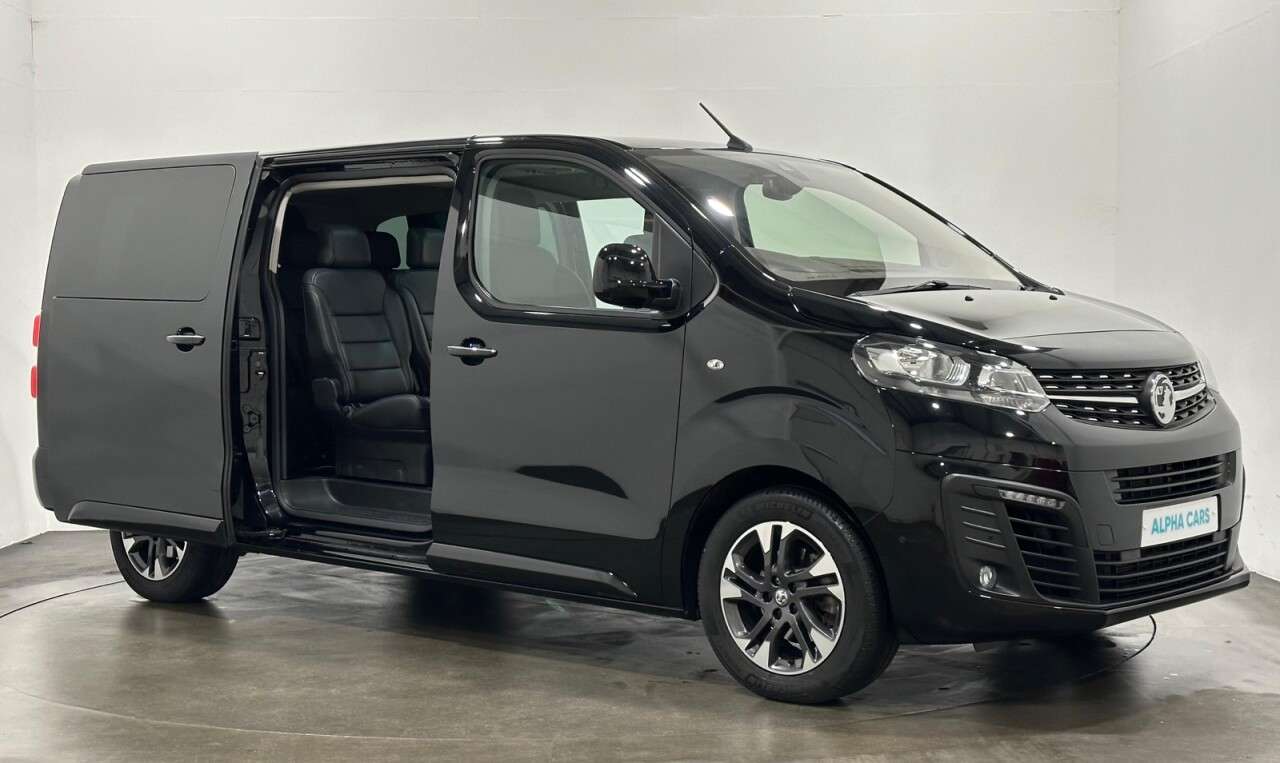 A 2022 VAUXHALL VIVARO 2.0L 5d AUTO 142 BHP Ultra Low Mileage 9020 Miles A 2022 VAUXHALL VIVARO 2.0L 5d AUTO 142 BHP Ultra Low Mileage 9020 Miles