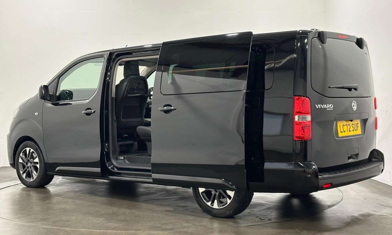 A 2022 VAUXHALL VIVARO 2.0L 5d AUTO 142 BHP Ultra Low Mileage 9020 Miles A 2022 VAUXHALL VIVARO 2.0L 5d AUTO 142 BHP Ultra Low Mileage 9020 Miles
