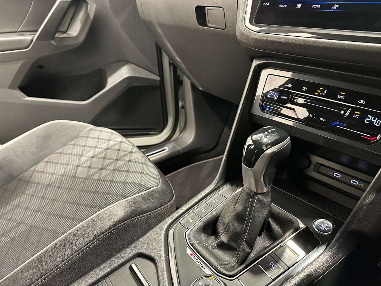 2021 VOLKSWAGEN TIGUAN 2021 VOLKSWAGEN TIGUAN