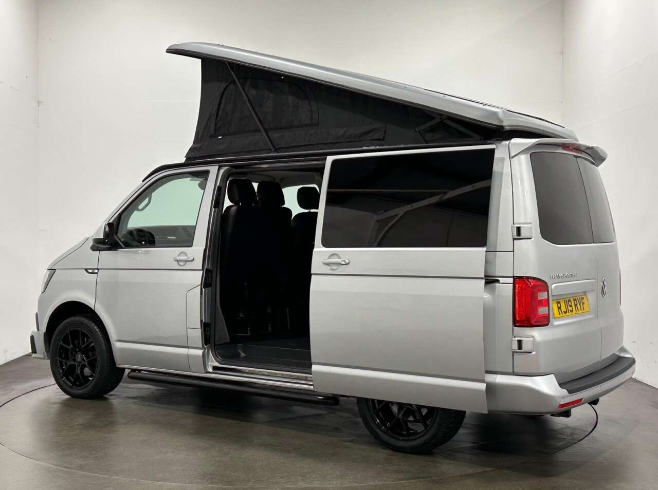 A 2019 VOLKSWAGEN TRANSPORTER 2.0 TDI T28 BlueMotion Tech Highline Camper Van 5dr Diesel Manual FWD SWB E A 2019 VOLKSWAGEN TRANSPORTER 2.0 TDI T28 BlueMotion Tech Highline Camper Van 5dr Diesel Manual FWD SWB E