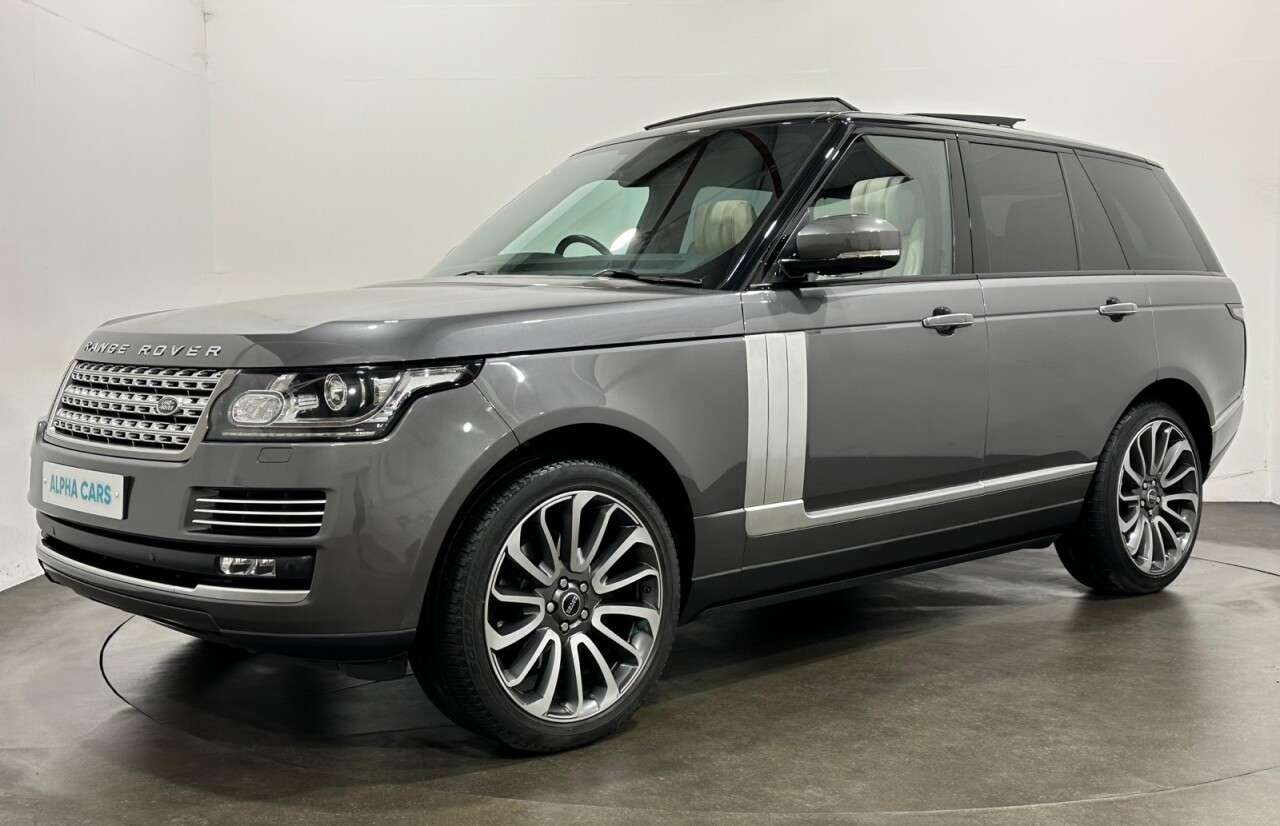 A 2015 LAND ROVER RANGE ROVER 3.0 TD V6 Vogue SE SUV 5dr Diesel Auto 4WD Euro 5 (s/s) (258 ps) Electrical A 2015 LAND ROVER RANGE ROVER 3.0 TD V6 Vogue SE SUV 5dr Diesel Auto 4WD Euro 5 (s/s) (258 ps) Electrical