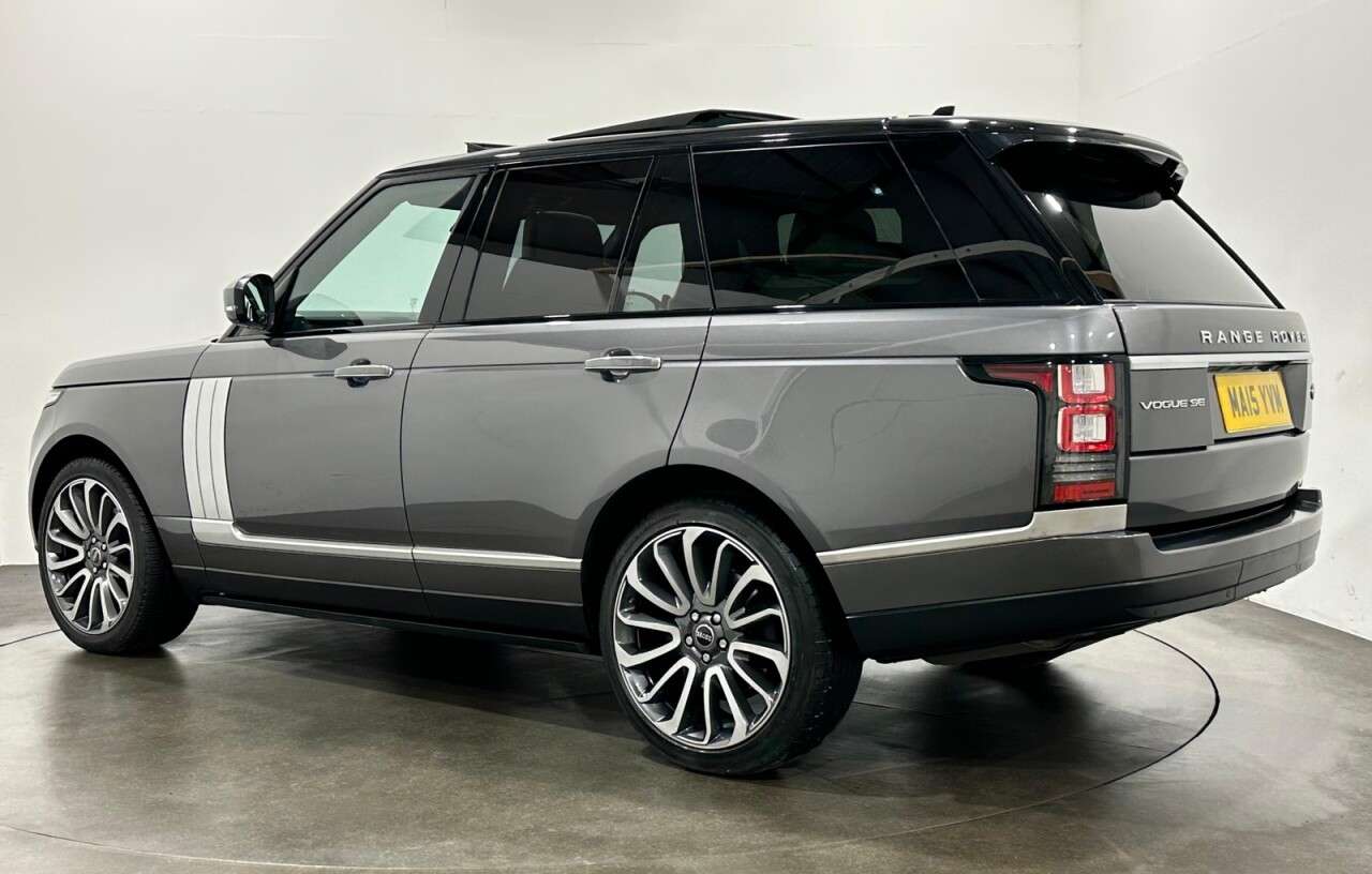 A 2015 LAND ROVER RANGE ROVER 3.0 TD V6 Vogue SE SUV 5dr Diesel Auto 4WD Euro 5 (s/s) (258 ps) Electrical A 2015 LAND ROVER RANGE ROVER 3.0 TD V6 Vogue SE SUV 5dr Diesel Auto 4WD Euro 5 (s/s) (258 ps) Electrical