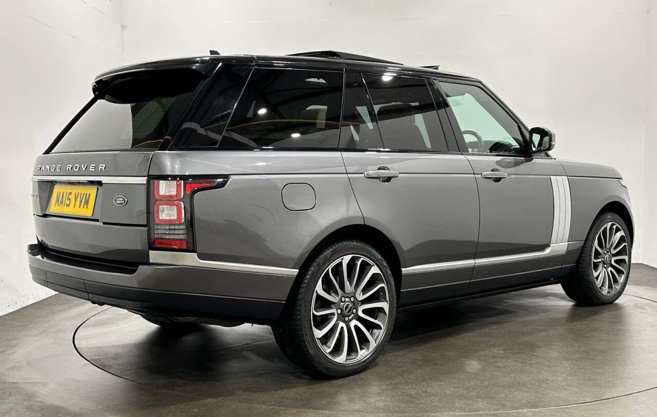 A 2015 LAND ROVER RANGE ROVER 3.0 TD V6 Vogue SE SUV 5dr Diesel Auto 4WD Euro 5 (s/s) (258 ps) Electrical A 2015 LAND ROVER RANGE ROVER 3.0 TD V6 Vogue SE SUV 5dr Diesel Auto 4WD Euro 5 (s/s) (258 ps) Electrical