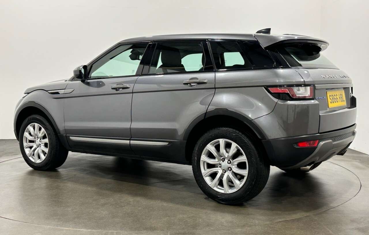 A 2016 LAND ROVER RANGE ROVER EVOQUE 2.0 eD4 SE SUV 5dr Diesel Manual FWD Euro 6 (s/s) (150 ps) FWD Euro 6 A 2016 LAND ROVER RANGE ROVER EVOQUE 2.0 eD4 SE SUV 5dr Diesel Manual FWD Euro 6 (s/s) (150 ps) FWD Euro 6