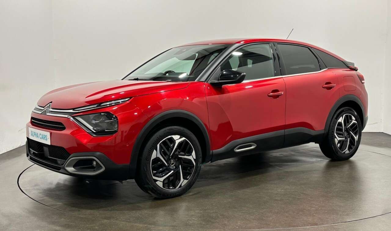 A 2022 CITROEN C4 1.2 PureTech Shine Hatchback 5dr Petrol Manual Euro 6 (s/s) (130 ps) A 2022 CITROEN C4 1.2 PureTech Shine Hatchback 5dr Petrol Manual Euro 6 (s/s) (130 ps)