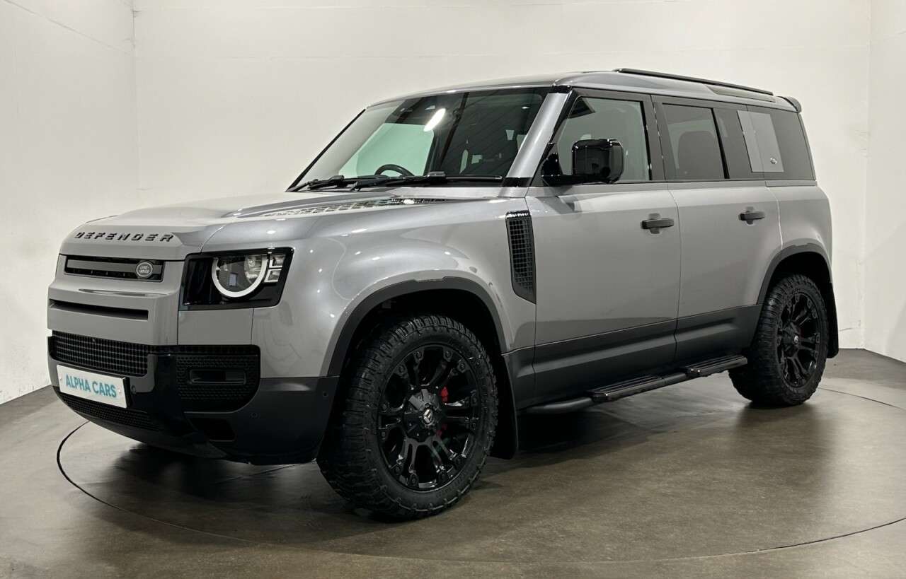 A 2021 LAND ROVER DEFENDER 3.0 D200 MHEV SUV 5dr 7 Seater Diesel Auto 4WD Euro 6 (s/s) (200 ps) Rear E A 2021 LAND ROVER DEFENDER 3.0 D200 MHEV SUV 5dr 7 Seater Diesel Auto 4WD Euro 6 (s/s) (200 ps) Rear E