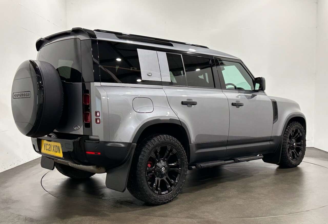 A 2021 LAND ROVER DEFENDER 3.0 D200 MHEV SUV 5dr 7 Seater Diesel Auto 4WD Euro 6 (s/s) (200 ps) Rear E A 2021 LAND ROVER DEFENDER 3.0 D200 MHEV SUV 5dr 7 Seater Diesel Auto 4WD Euro 6 (s/s) (200 ps) Rear E