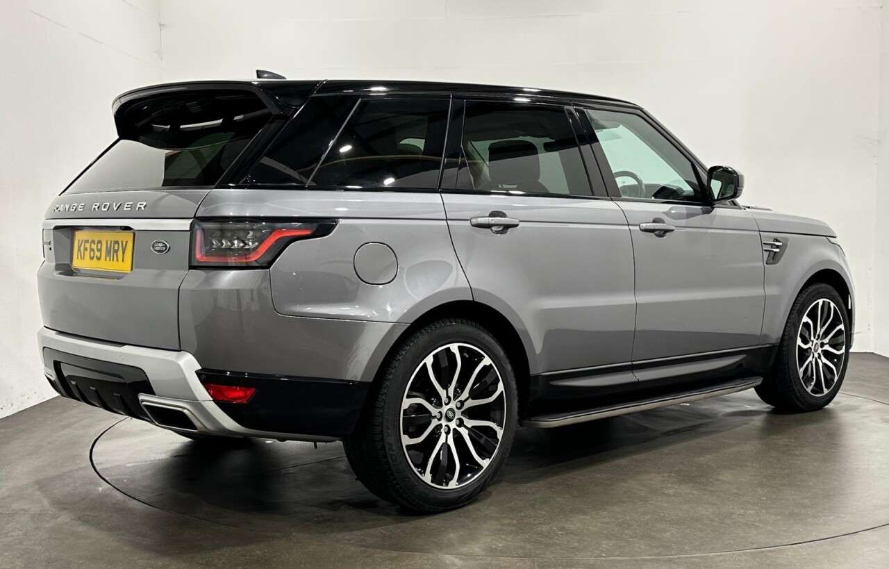 A 2019 LAND ROVER RANGE ROVER SPORT 3.0 SD V6 HSE SUV 5dr Diesel Auto 4WD Euro 6 (s/s) (306 ps) 4 Zone Climate A 2019 LAND ROVER RANGE ROVER SPORT 3.0 SD V6 HSE SUV 5dr Diesel Auto 4WD Euro 6 (s/s) (306 ps) 4 Zone Climate