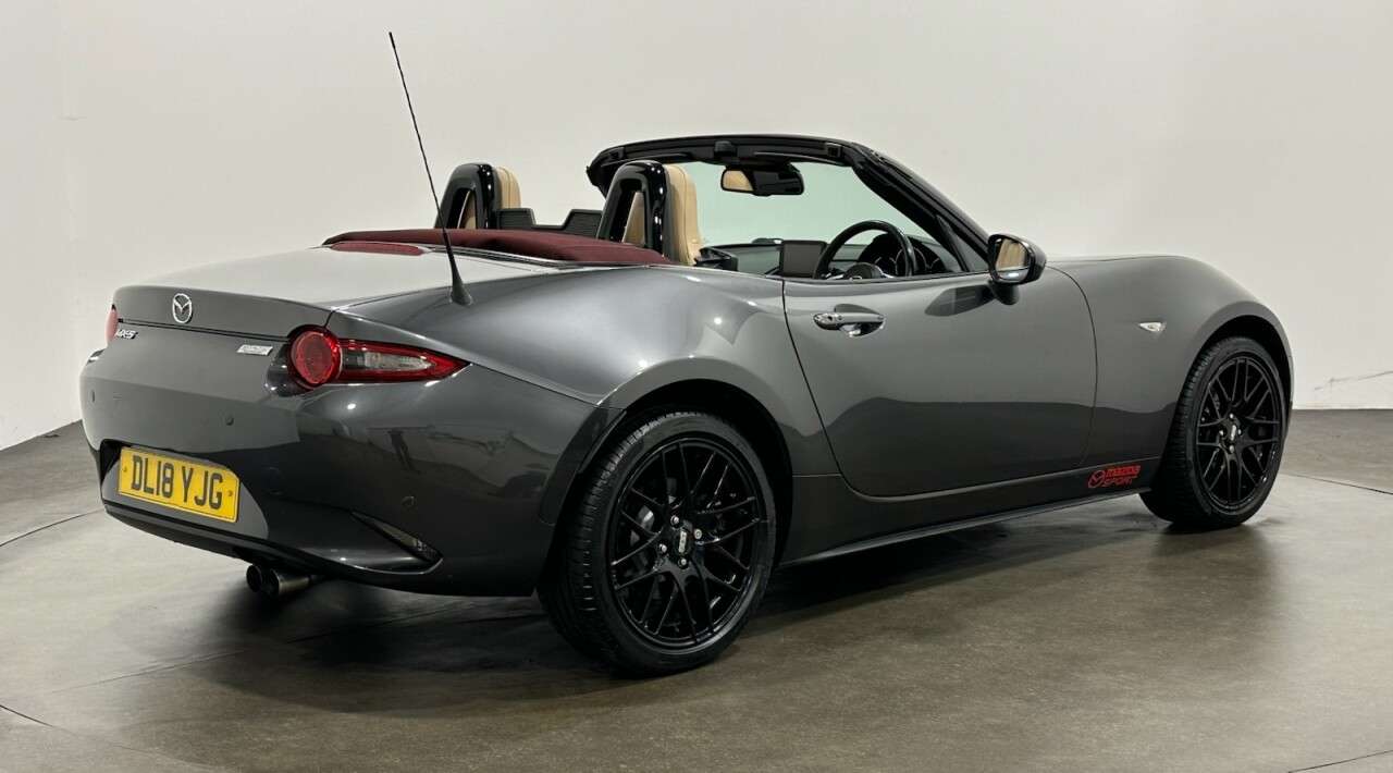 2018 MAZDA MX-5 2018 MAZDA MX-5