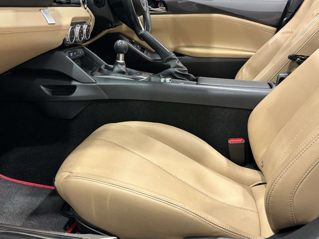 2018 MAZDA MX-5 2018 MAZDA MX-5