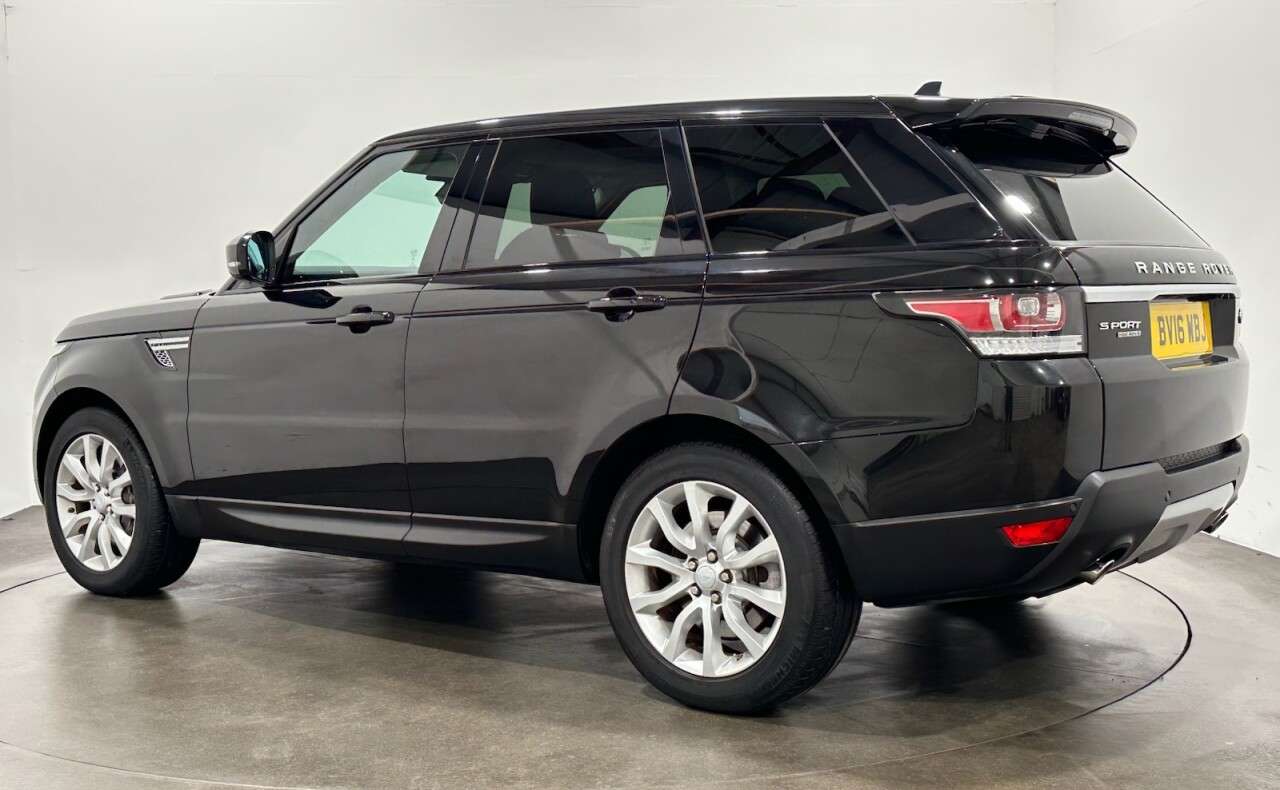 A 2016 LAND ROVER RANGE ROVER SPORT 3.0 SD V6 HSE SUV 5dr Diesel Auto 4WD Euro 6 (s/s) (306 ps) A 2016 LAND ROVER RANGE ROVER SPORT 3.0 SD V6 HSE SUV 5dr Diesel Auto 4WD Euro 6 (s/s) (306 ps)