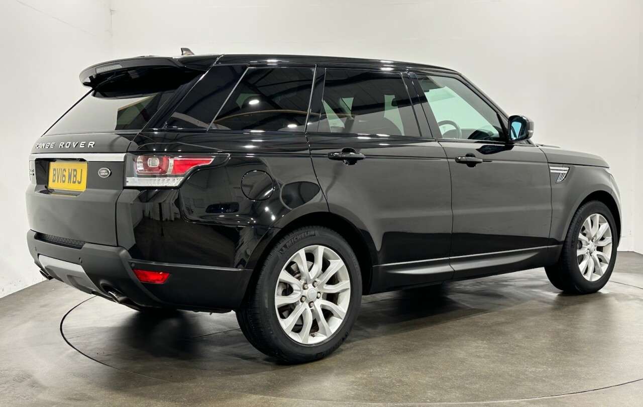 A 2016 LAND ROVER RANGE ROVER SPORT 3.0 SD V6 HSE SUV 5dr Diesel Auto 4WD Euro 6 (s/s) (306 ps) A 2016 LAND ROVER RANGE ROVER SPORT 3.0 SD V6 HSE SUV 5dr Diesel Auto 4WD Euro 6 (s/s) (306 ps)