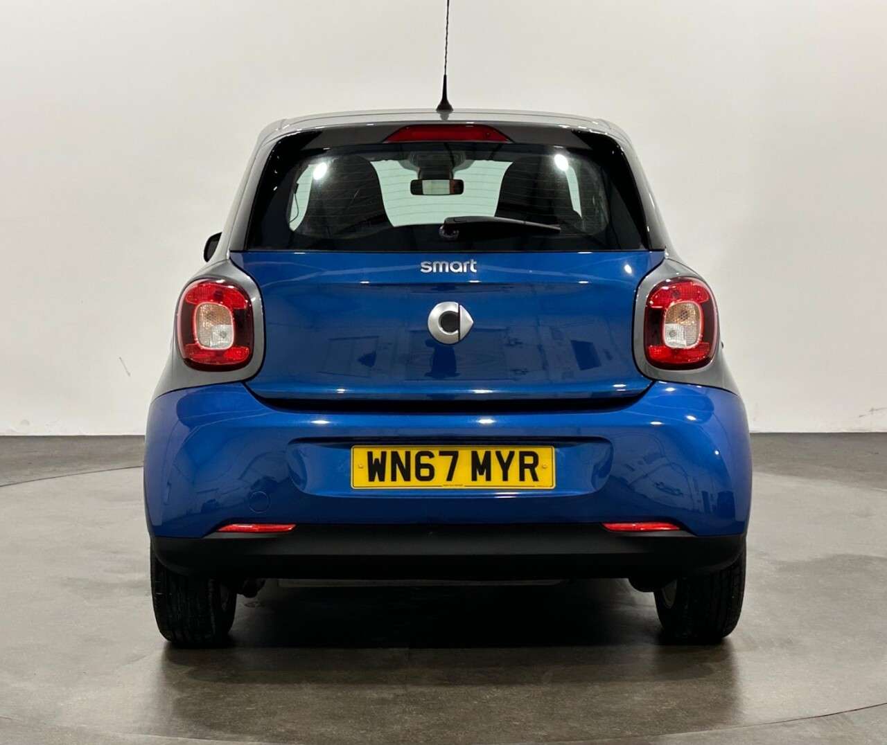 2017 SMART FORFOUR 2017 SMART FORFOUR