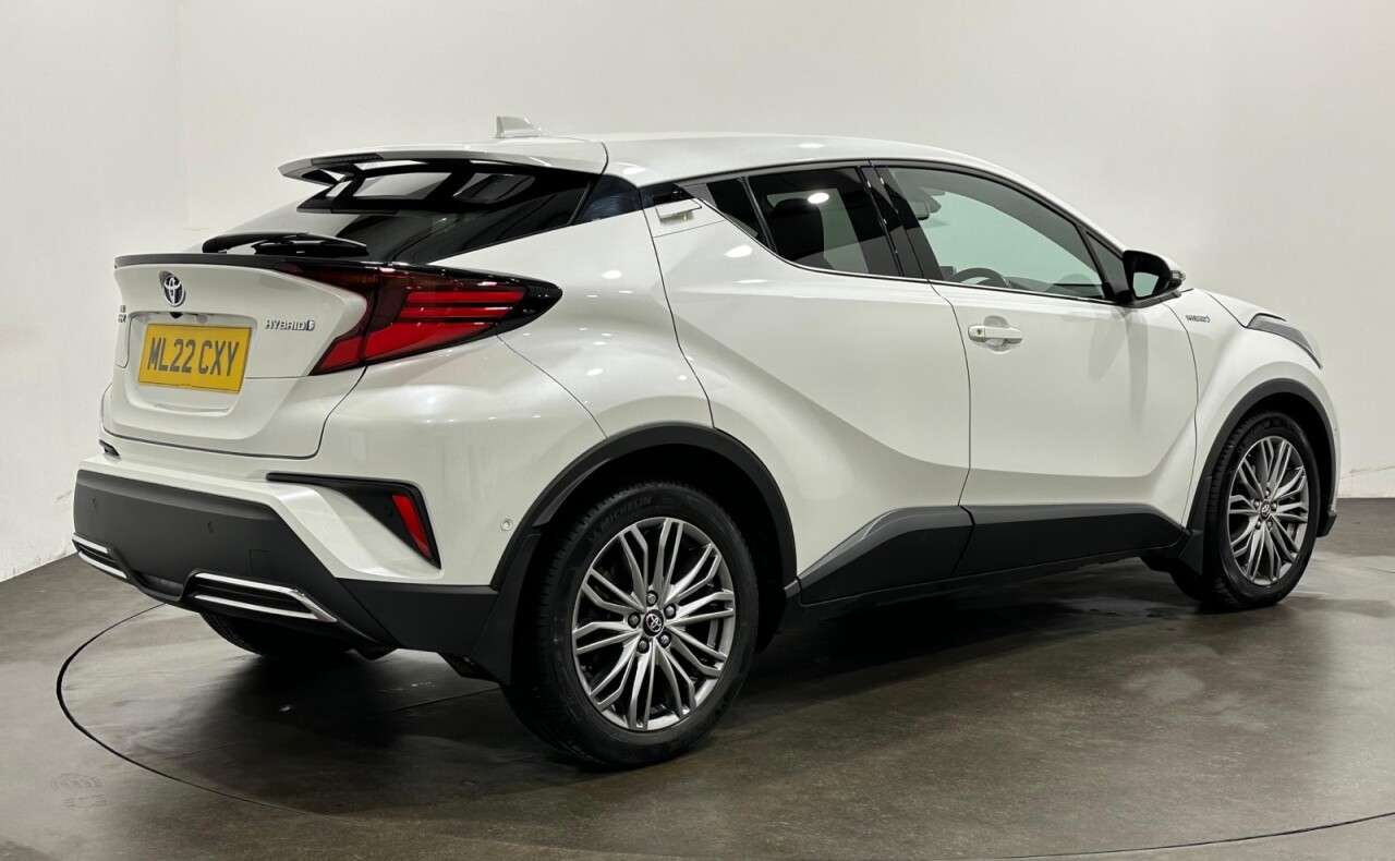A 2022 TOYOTA C-HR 2.0 VVT-h GPF Excel SUV 5dr Petrol Hybrid CVT Euro 6 (s/s) (184 ps) A 2022 TOYOTA C-HR 2.0 VVT-h GPF Excel SUV 5dr Petrol Hybrid CVT Euro 6 (s/s) (184 ps)