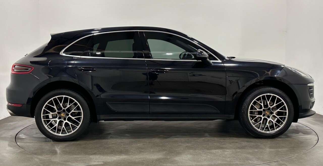 2017 PORSCHE MACAN 2017 PORSCHE MACAN