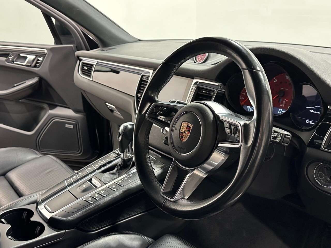 2017 PORSCHE MACAN 2017 PORSCHE MACAN