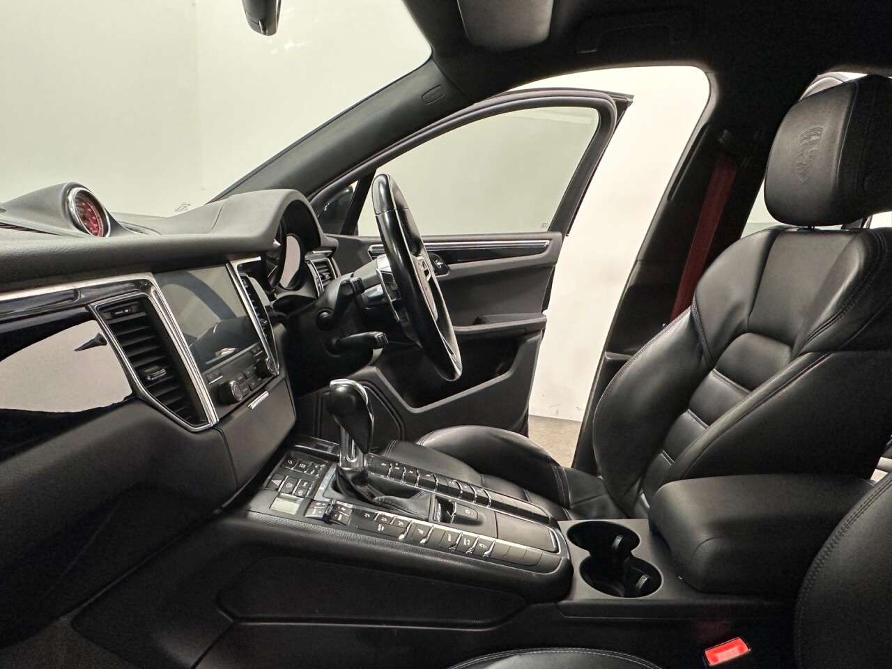 2017 PORSCHE MACAN 2017 PORSCHE MACAN