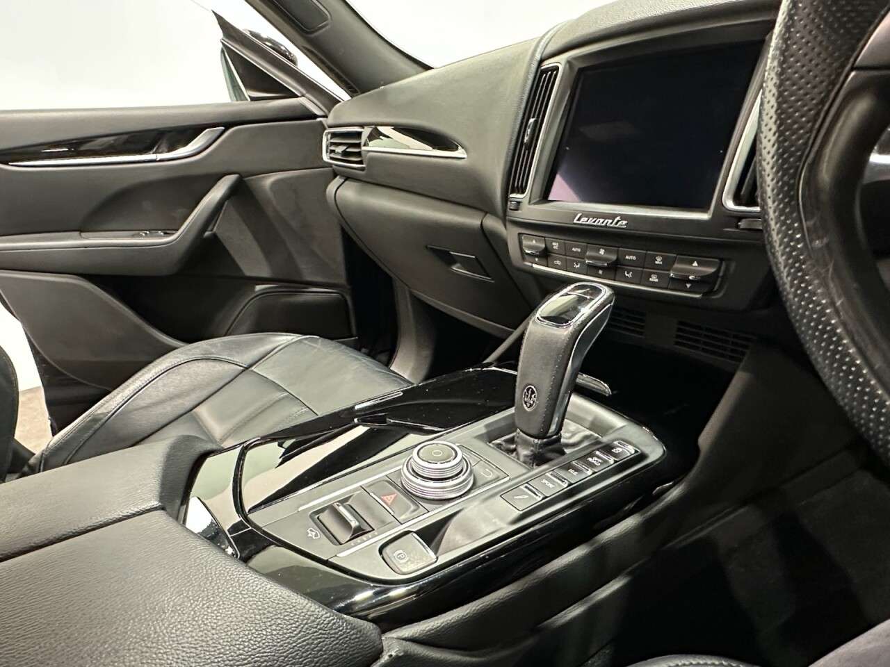 2020 MASERATI LEVANTE 2020 MASERATI LEVANTE