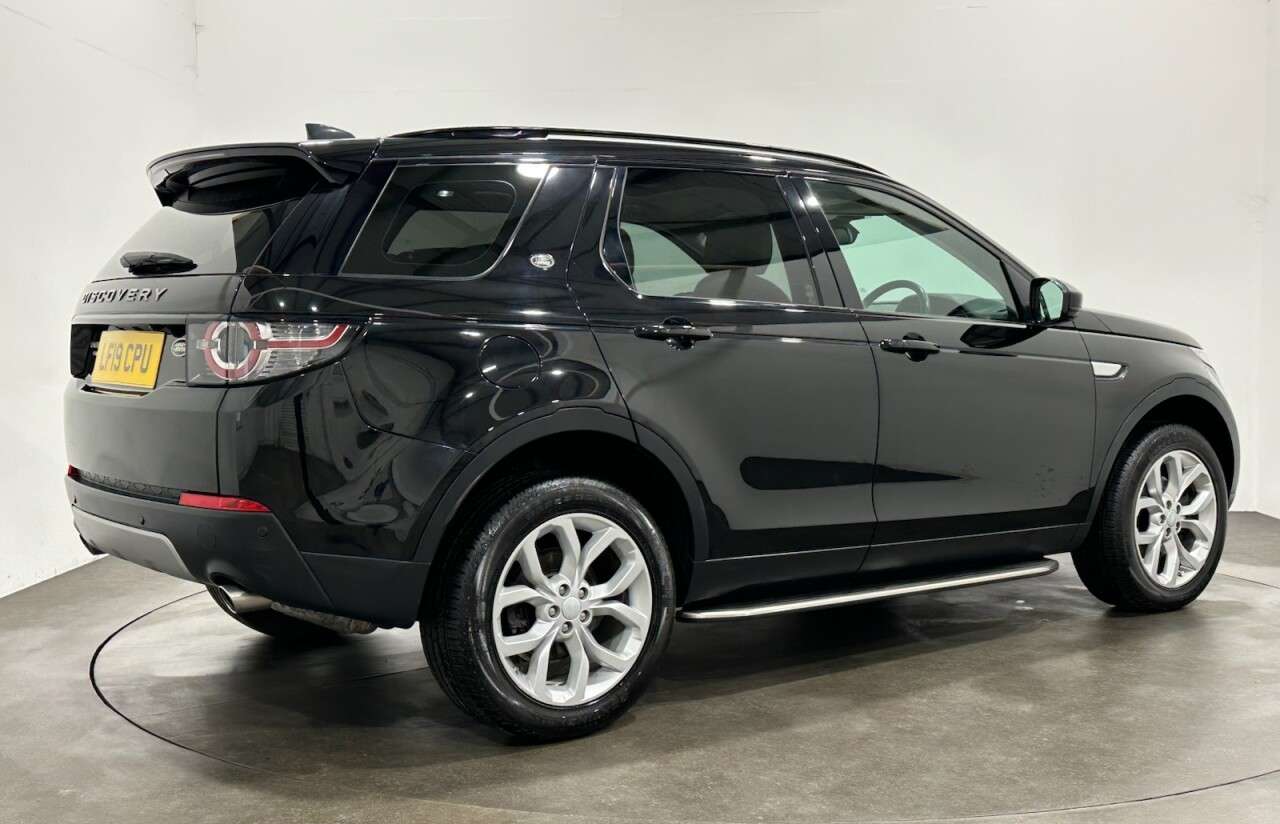 A 2019 LAND ROVER DISCOVERY SPORT 2.0 TD4 HSE SUV 5dr Diesel Auto 4WD Euro 6 (s/s) (180 ps) Panoramic Glass R A 2019 LAND ROVER DISCOVERY SPORT 2.0 TD4 HSE SUV 5dr Diesel Auto 4WD Euro 6 (s/s) (180 ps) Panoramic Glass R