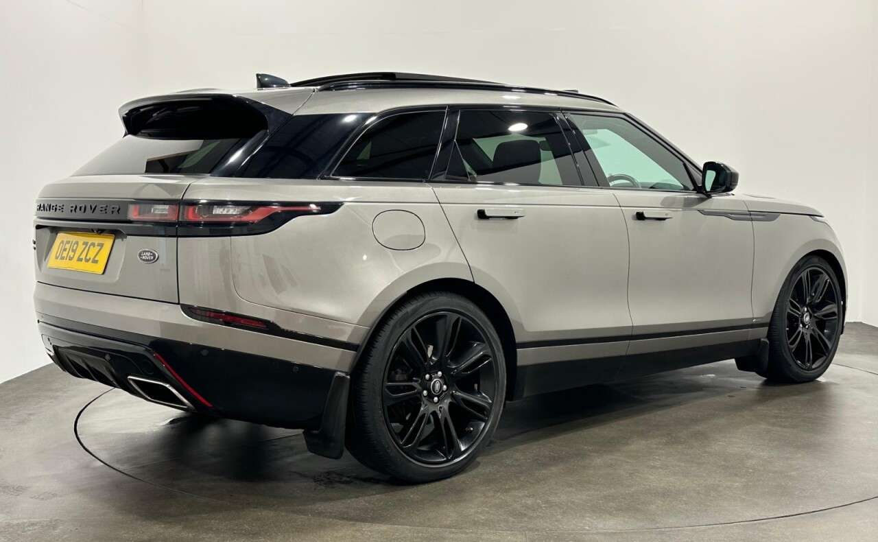 A 2019 LAND ROVER RANGE ROVER VELAR 3.0 D300 R-Dynamic HSE SUV 5dr Diesel Auto 4WD Euro 6 (s/s) (300 ps) Full N A 2019 LAND ROVER RANGE ROVER VELAR 3.0 D300 R-Dynamic HSE SUV 5dr Diesel Auto 4WD Euro 6 (s/s) (300 ps) Full N