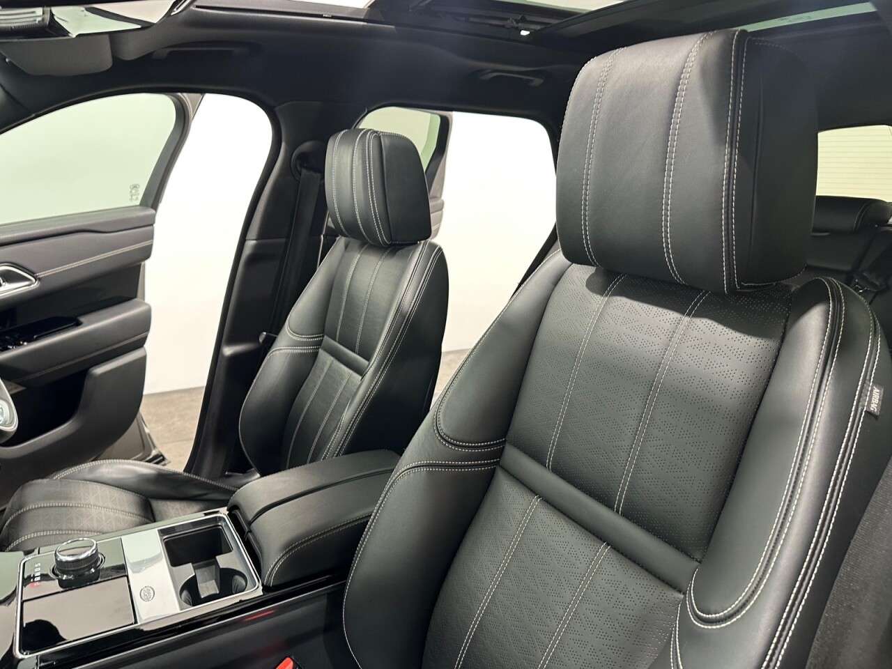 2019 LAND ROVER RANGE ROVER VELAR 2019 LAND ROVER RANGE ROVER VELAR