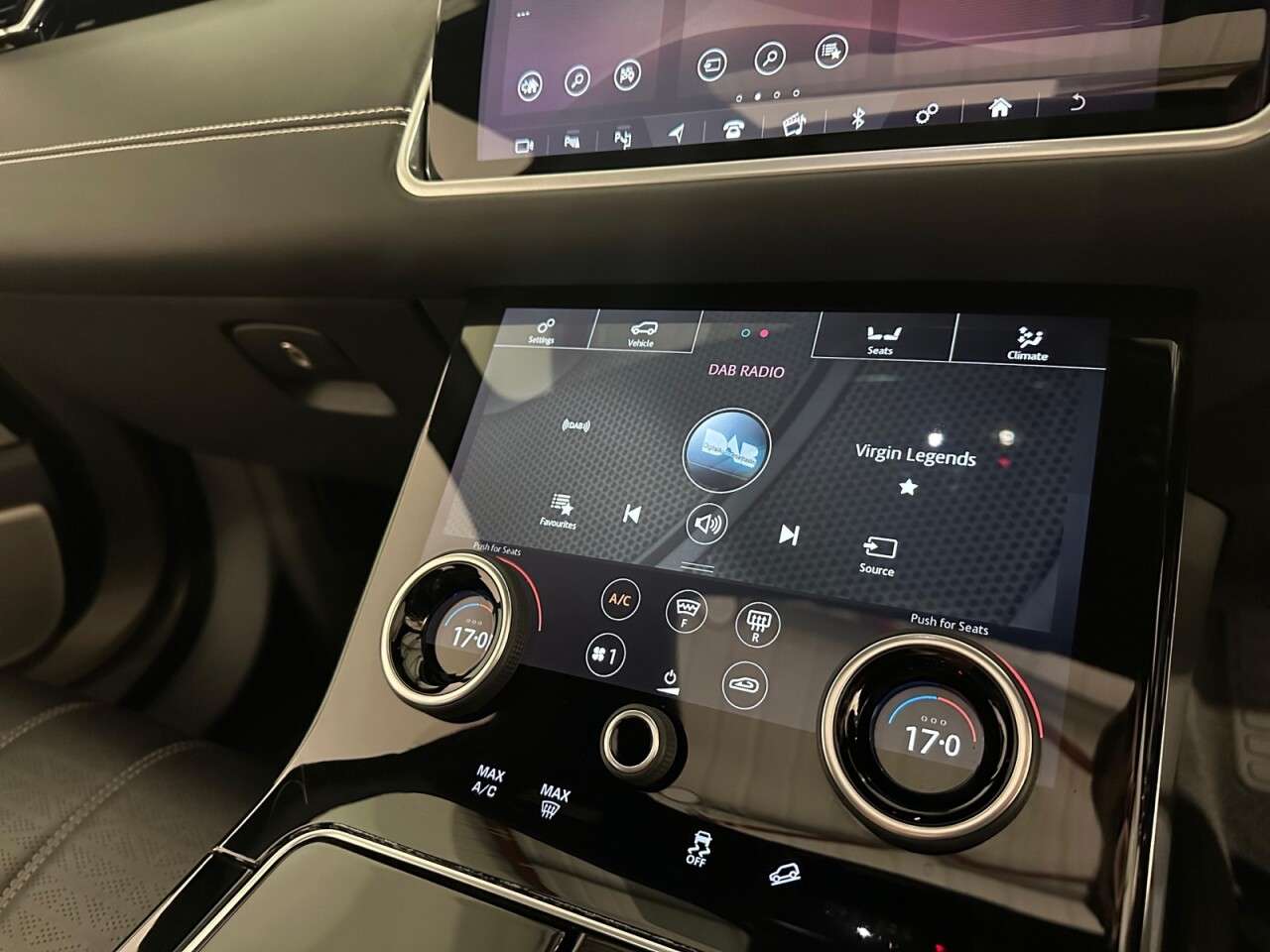 2019 LAND ROVER RANGE ROVER VELAR 2019 LAND ROVER RANGE ROVER VELAR