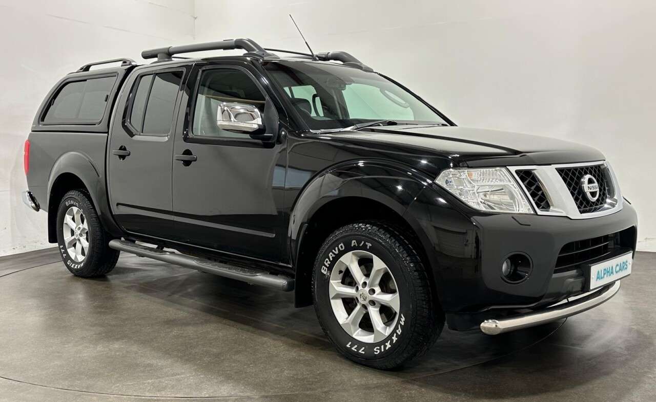 A 2015 NISSAN NAVARA 2.5 dCi Tekna Pickup Double Cab 4dr Diesel Manual 4WD Euro 5 (190 ps) Rear A 2015 NISSAN NAVARA 2.5 dCi Tekna Pickup Double Cab 4dr Diesel Manual 4WD Euro 5 (190 ps) Rear