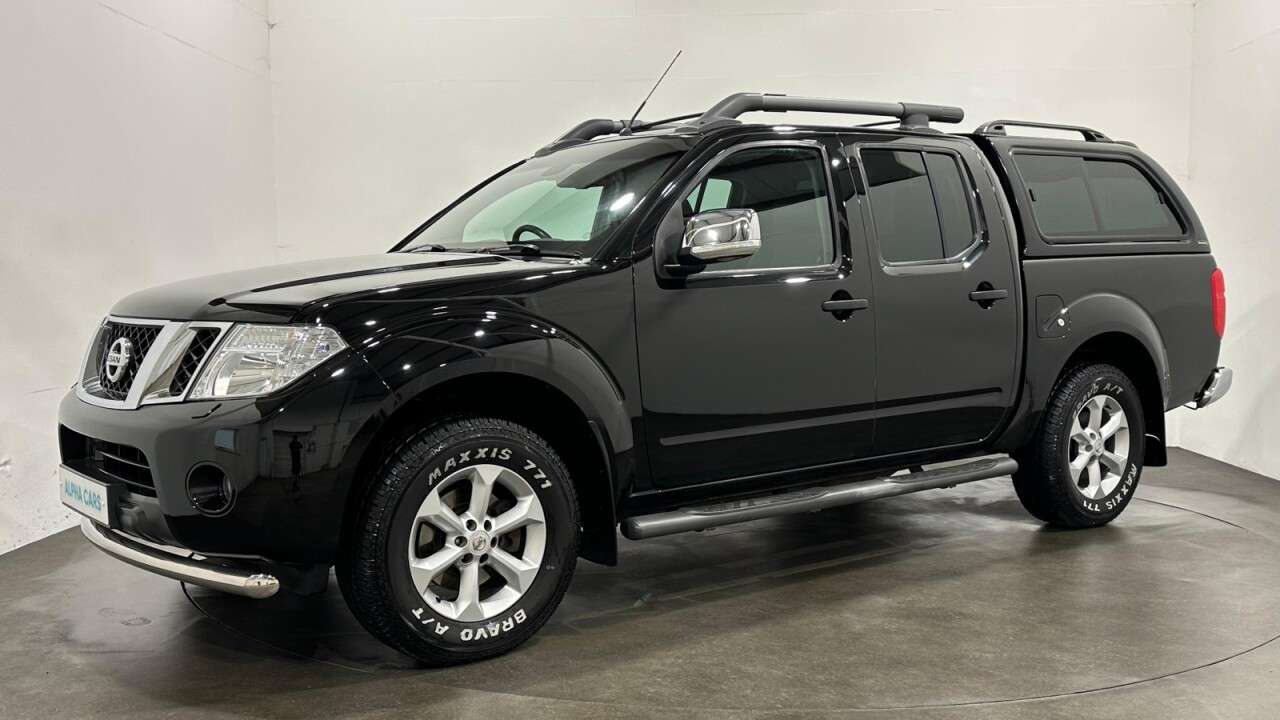A 2015 NISSAN NAVARA 2.5 dCi Tekna Pickup Double Cab 4dr Diesel Manual 4WD Euro 5 (190 ps) Rear A 2015 NISSAN NAVARA 2.5 dCi Tekna Pickup Double Cab 4dr Diesel Manual 4WD Euro 5 (190 ps) Rear