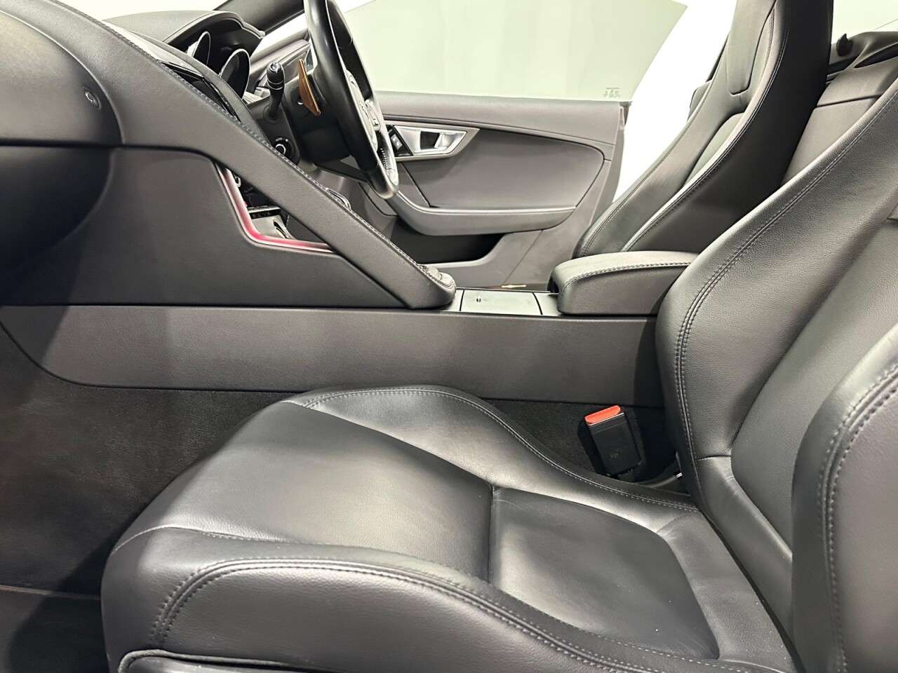 2015 JAGUAR F-TYPE 2015 JAGUAR F-TYPE