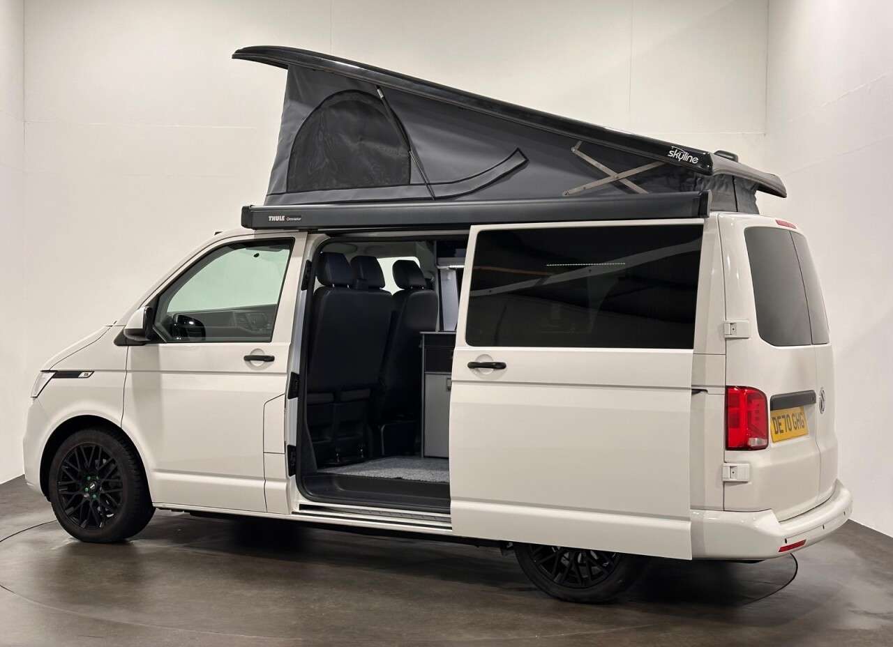 A 2020 VOLKSWAGEN TRANSPORTER 2.0 TDI T28 Startline Camper 5dr Diesel Manual FWD SWB Euro 6 (s/s) (110 ps A 2020 VOLKSWAGEN TRANSPORTER 2.0 TDI T28 Startline Camper 5dr Diesel Manual FWD SWB Euro 6 (s/s) (110 ps