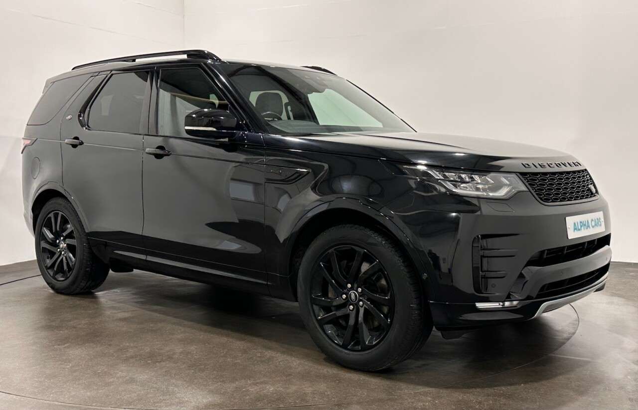A 2020 LAND ROVER DISCOVERY 3.0 SD V6 Landmark Edition SUV 5dr Diesel Auto 4WD Euro 6 (s/s) (306 ps) A 2020 LAND ROVER DISCOVERY 3.0 SD V6 Landmark Edition SUV 5dr Diesel Auto 4WD Euro 6 (s/s) (306 ps)