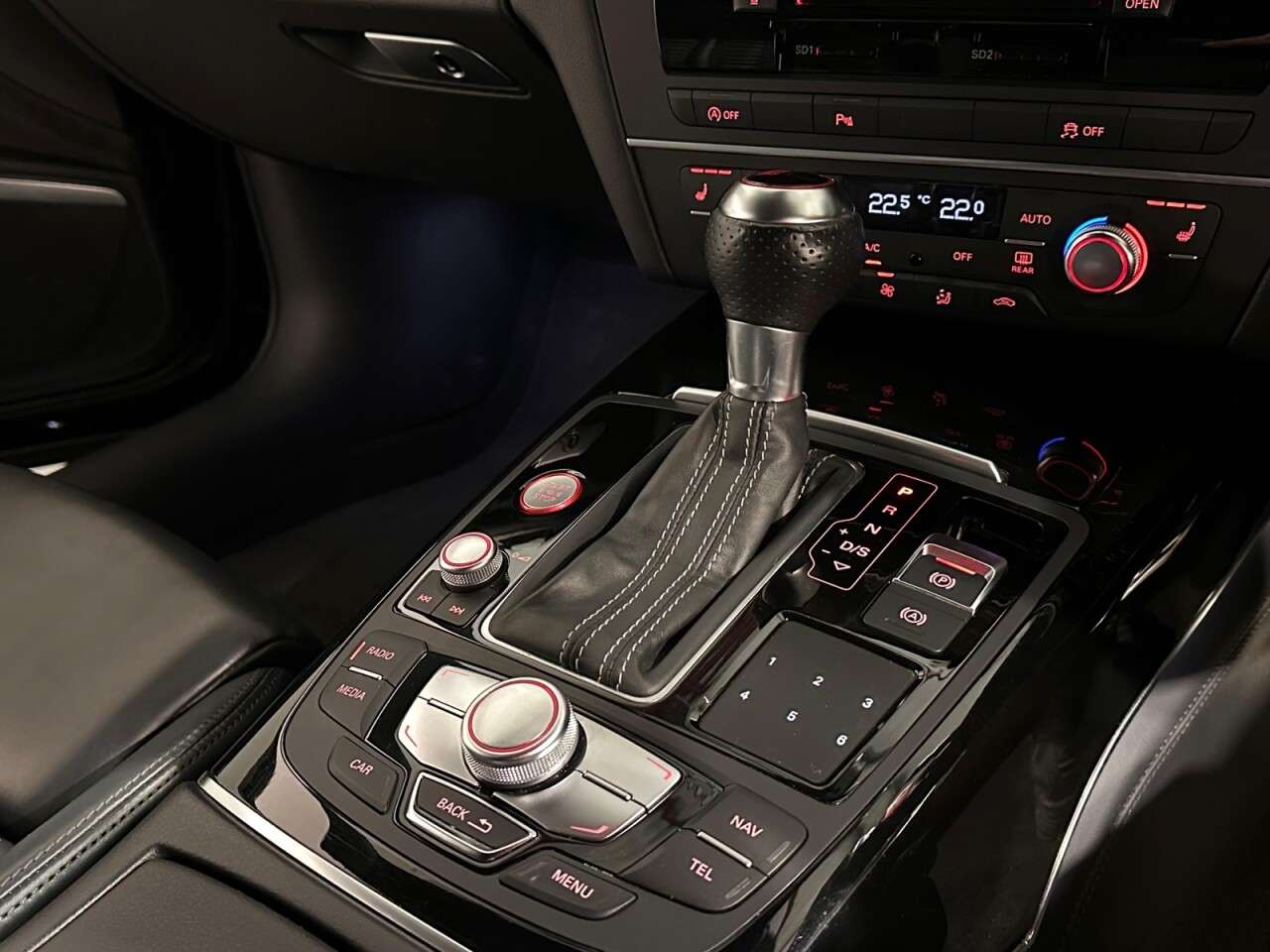 2015 AUDI RS6 AVANT 2015 AUDI RS6 AVANT