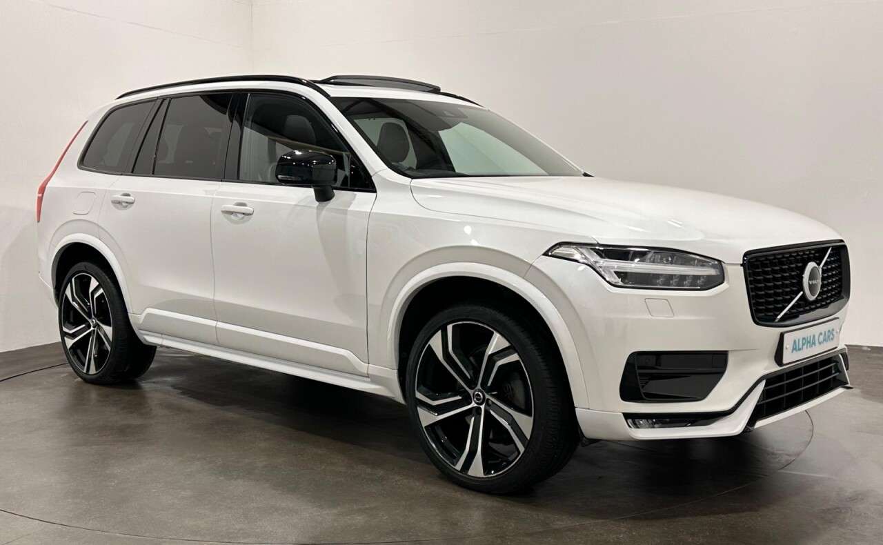 A 2021 VOLVO XC90 2.0 B5 MHEV R-Design SUV 5dr Diesel Hybrid Auto 4WD Euro 6 (s/s) (235 ps) F A 2021 VOLVO XC90 2.0 B5 MHEV R-Design SUV 5dr Diesel Hybrid Auto 4WD Euro 6 (s/s) (235 ps) F