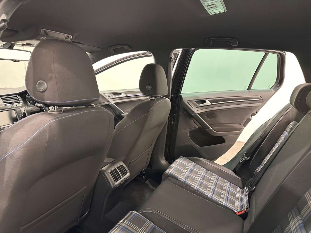 2016 VOLKSWAGEN GOLF 2016 VOLKSWAGEN GOLF