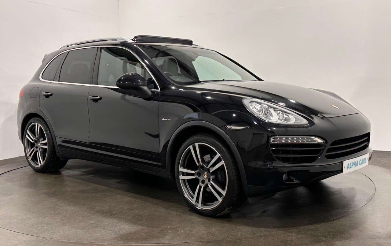 A 2012 PORSCHE CAYENNE 3.0 TD V6 SUV 5dr Diesel Tiptronic 4WD Euro 5 (s/s) (240 ps) Detachable Tow A 2012 PORSCHE CAYENNE 3.0 TD V6 SUV 5dr Diesel Tiptronic 4WD Euro 5 (s/s) (240 ps) Detachable Tow