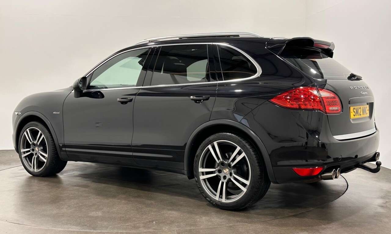 A 2012 PORSCHE CAYENNE 3.0 TD V6 SUV 5dr Diesel Tiptronic 4WD Euro 5 (s/s) (240 ps) Detachable Tow A 2012 PORSCHE CAYENNE 3.0 TD V6 SUV 5dr Diesel Tiptronic 4WD Euro 5 (s/s) (240 ps) Detachable Tow