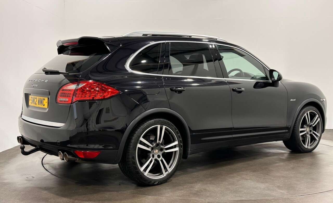 A 2012 PORSCHE CAYENNE 3.0 TD V6 SUV 5dr Diesel Tiptronic 4WD Euro 5 (s/s) (240 ps) Detachable Tow A 2012 PORSCHE CAYENNE 3.0 TD V6 SUV 5dr Diesel Tiptronic 4WD Euro 5 (s/s) (240 ps) Detachable Tow