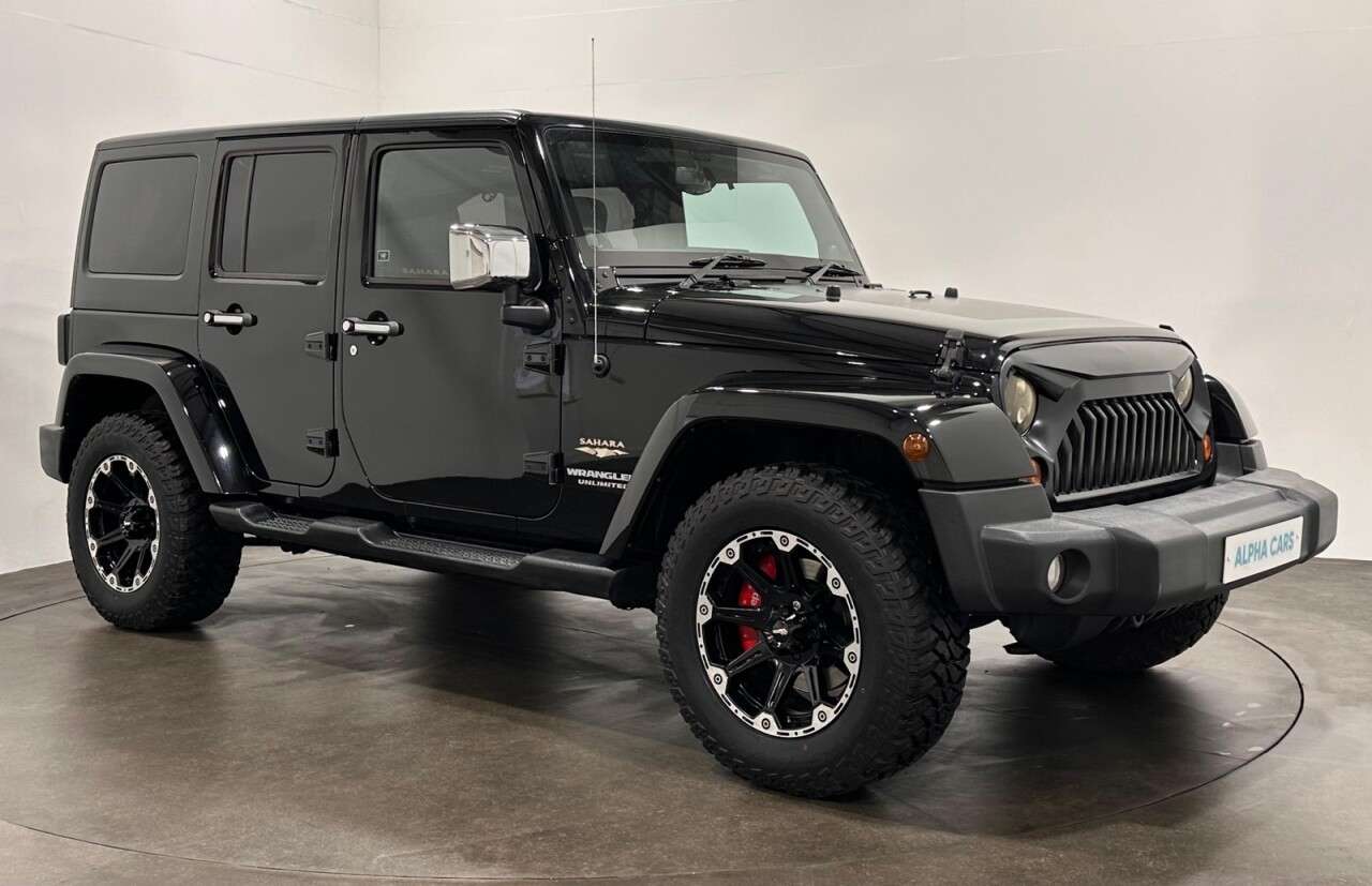 A 2014 JEEP WRANGLER 2.8 CRD Sahara SUV 4dr Diesel Auto 4WD Euro 5 (197 bhp) Twin Panel Roof 18" A 2014 JEEP WRANGLER 2.8 CRD Sahara SUV 4dr Diesel Auto 4WD Euro 5 (197 bhp) Twin Panel Roof 18"