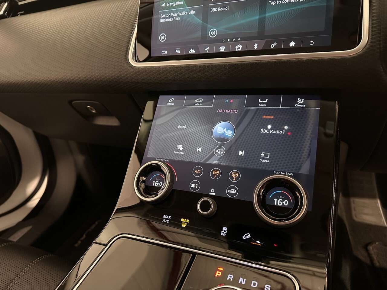 2018 LAND ROVER RANGE ROVER VELAR 2018 LAND ROVER RANGE ROVER VELAR