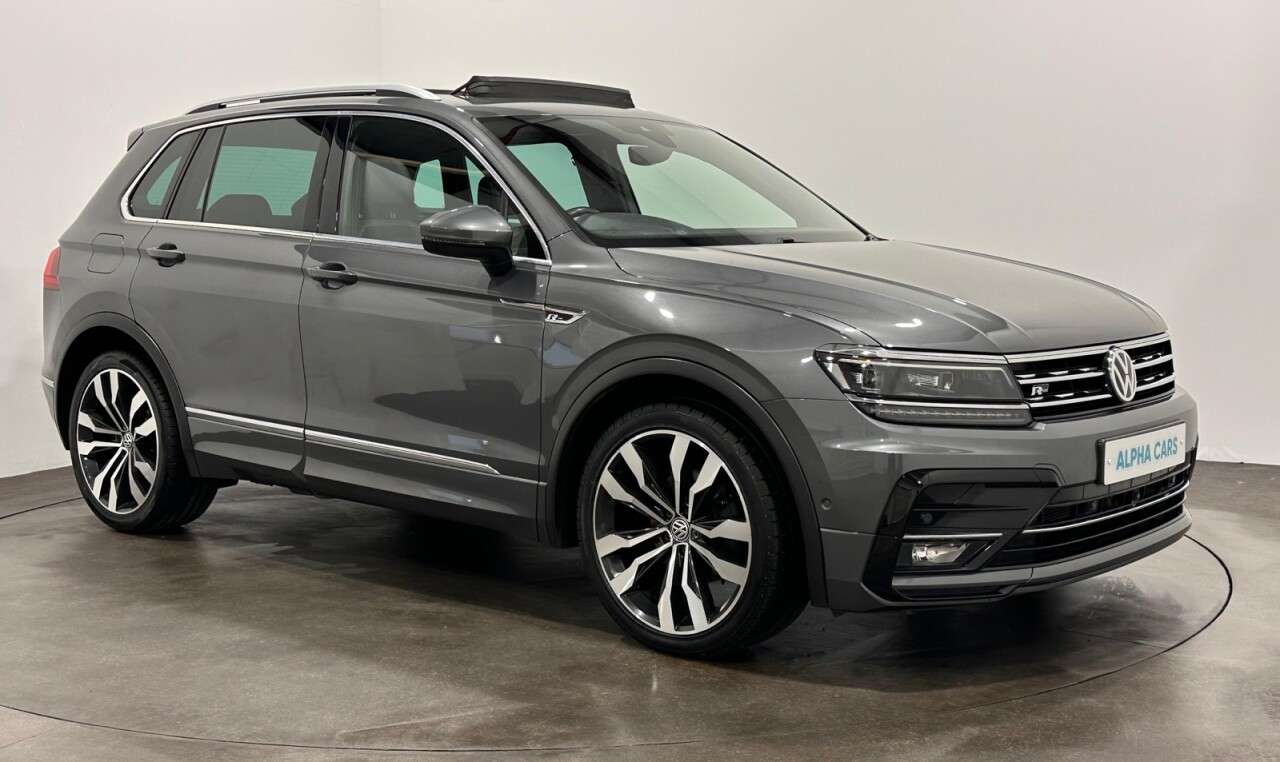 A 2019 VOLKSWAGEN TIGUAN 2.0 TDI R-Line SUV 5dr Diesel DSG Euro 6 (s/s) (150 ps) A 2019 VOLKSWAGEN TIGUAN 2.0 TDI R-Line SUV 5dr Diesel DSG Euro 6 (s/s) (150 ps)