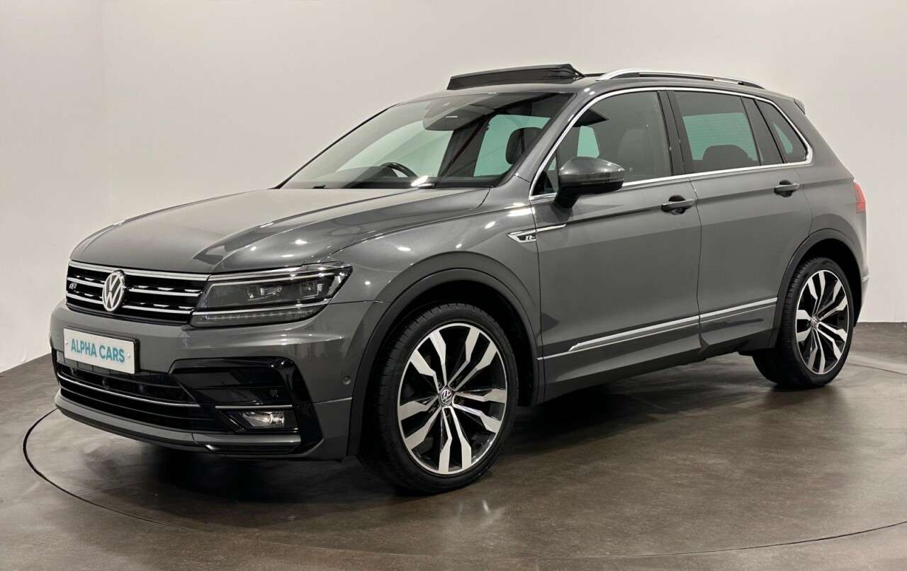 A 2019 VOLKSWAGEN TIGUAN 2.0 TDI R-Line SUV 5dr Diesel DSG Euro 6 (s/s) (150 ps) A 2019 VOLKSWAGEN TIGUAN 2.0 TDI R-Line SUV 5dr Diesel DSG Euro 6 (s/s) (150 ps)