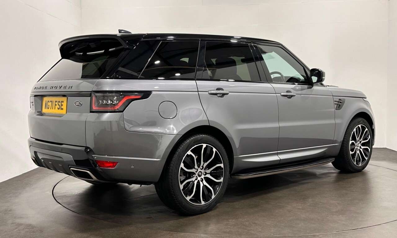 A 2022 LAND ROVER RANGE ROVER SPORT 3.0 D300 MHEV HSE Dynamic SUV 5dr Diesel Auto 4WD Euro 6 (s/s) (300 ps) A 2022 LAND ROVER RANGE ROVER SPORT 3.0 D300 MHEV HSE Dynamic SUV 5dr Diesel Auto 4WD Euro 6 (s/s) (300 ps)