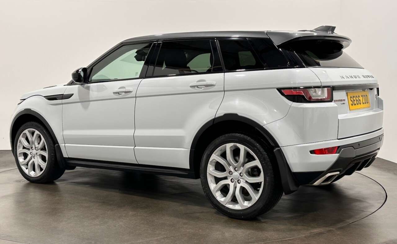 A 2016 LAND ROVER RANGE ROVER EVOQUE 2.0 TD4 HSE Dynamic SUV 5dr Diesel Auto 4WD Euro 6 (s/s) (180 ps) Striking A 2016 LAND ROVER RANGE ROVER EVOQUE 2.0 TD4 HSE Dynamic SUV 5dr Diesel Auto 4WD Euro 6 (s/s) (180 ps) Striking