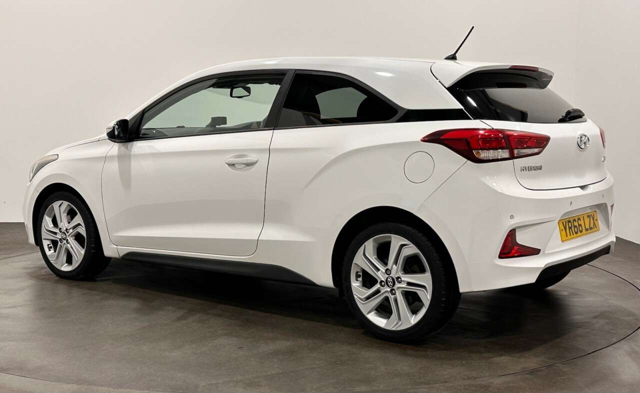 A 2016 HYUNDAI I20 1.4 CRDi Sport Coupe 3dr Diesel Manual Euro 6 (90 ps) Economical Low Insura A 2016 HYUNDAI I20 1.4 CRDi Sport Coupe 3dr Diesel Manual Euro 6 (90 ps) Economical Low Insura