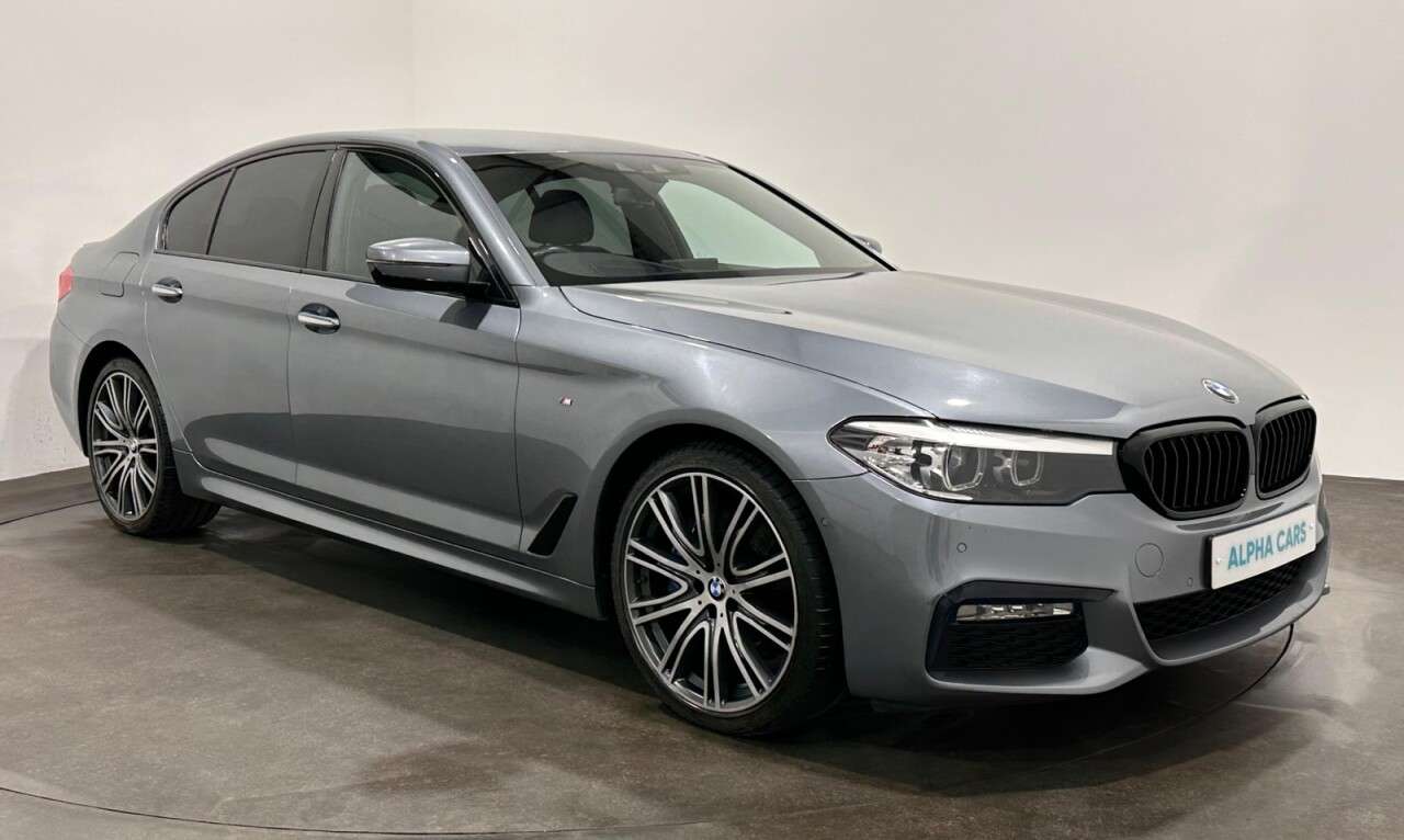 A 2017 BMW 5 SERIES 3.0 530d M Sport Saloon 4dr Diesel Auto xDrive Euro 6 (s/s) (265 ps) Head U A 2017 BMW 5 SERIES 3.0 530d M Sport Saloon 4dr Diesel Auto xDrive Euro 6 (s/s) (265 ps) Head U