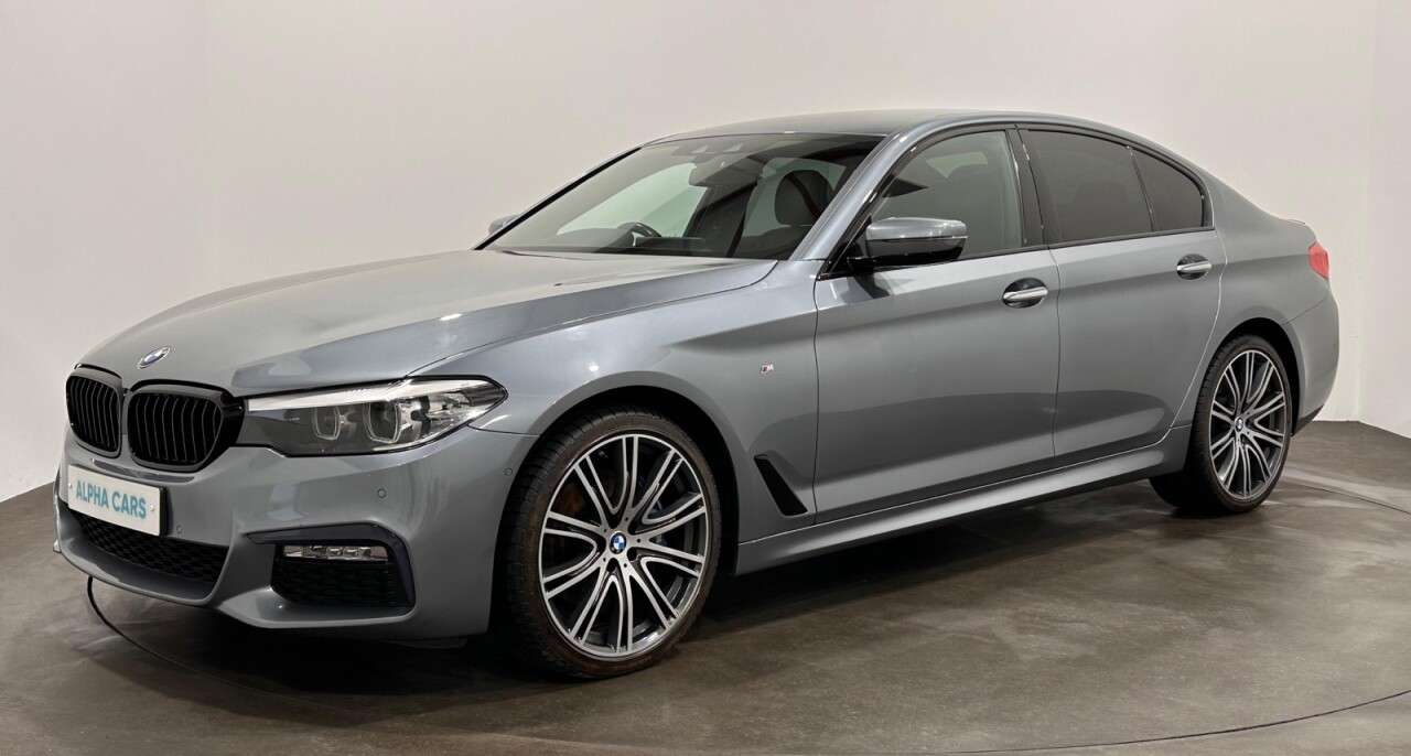 A 2017 BMW 5 SERIES 3.0 530d M Sport Saloon 4dr Diesel Auto xDrive Euro 6 (s/s) (265 ps) Head U A 2017 BMW 5 SERIES 3.0 530d M Sport Saloon 4dr Diesel Auto xDrive Euro 6 (s/s) (265 ps) Head U