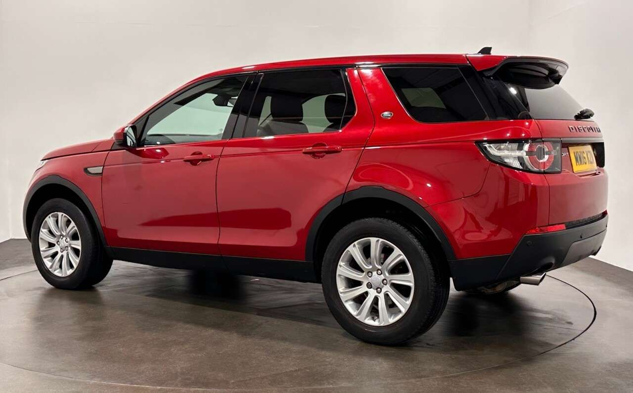 A 2016 LAND ROVER DISCOVERY SPORT 2.0 TD4 SE Tech SUV 5dr Diesel Auto 4WD Euro 6 (s/s) (180 ps) 7 Seater A 2016 LAND ROVER DISCOVERY SPORT 2.0 TD4 SE Tech SUV 5dr Diesel Auto 4WD Euro 6 (s/s) (180 ps) 7 Seater