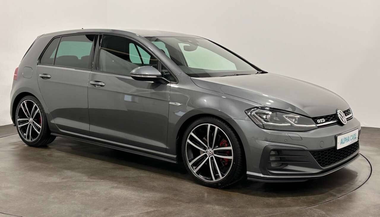A 2019 VOLKSWAGEN GOLF 2.0 TDI GTD Hatchback 5dr Diesel DSG Euro 6 (s/s) (184 ps) A 2019 VOLKSWAGEN GOLF 2.0 TDI GTD Hatchback 5dr Diesel DSG Euro 6 (s/s) (184 ps)