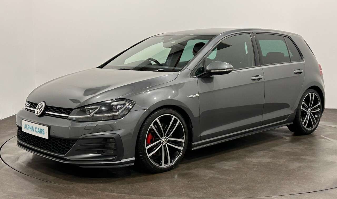 A 2019 VOLKSWAGEN GOLF 2.0 TDI GTD Hatchback 5dr Diesel DSG Euro 6 (s/s) (184 ps) A 2019 VOLKSWAGEN GOLF 2.0 TDI GTD Hatchback 5dr Diesel DSG Euro 6 (s/s) (184 ps)