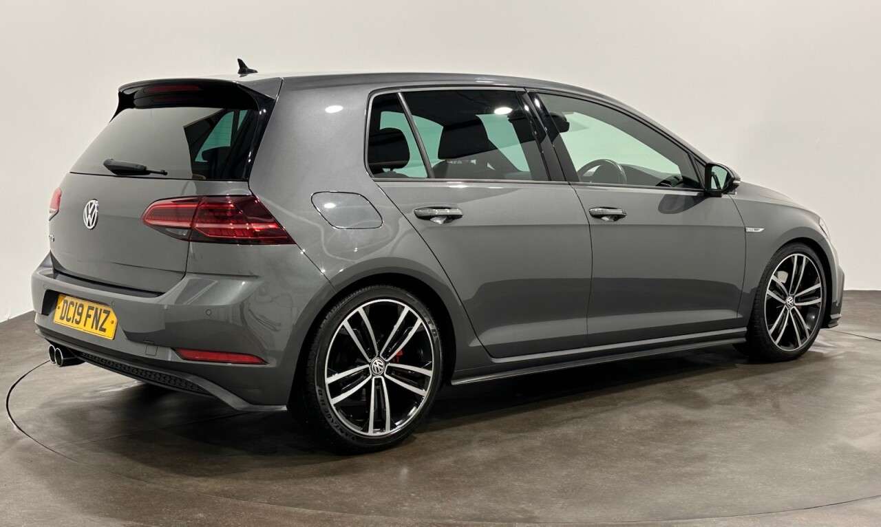 A 2019 VOLKSWAGEN GOLF 2.0 TDI GTD Hatchback 5dr Diesel DSG Euro 6 (s/s) (184 ps) A 2019 VOLKSWAGEN GOLF 2.0 TDI GTD Hatchback 5dr Diesel DSG Euro 6 (s/s) (184 ps)